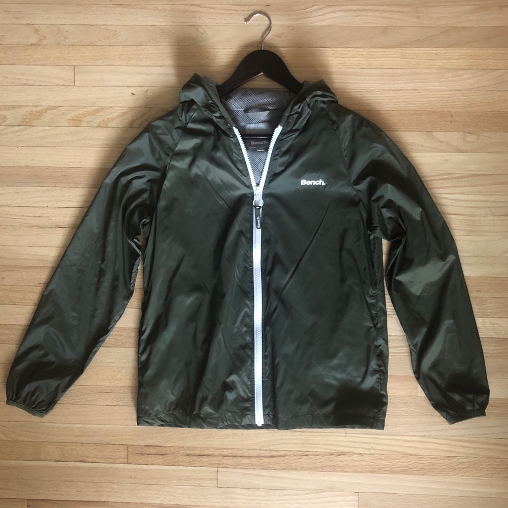Bench lightweight windbreaker green small